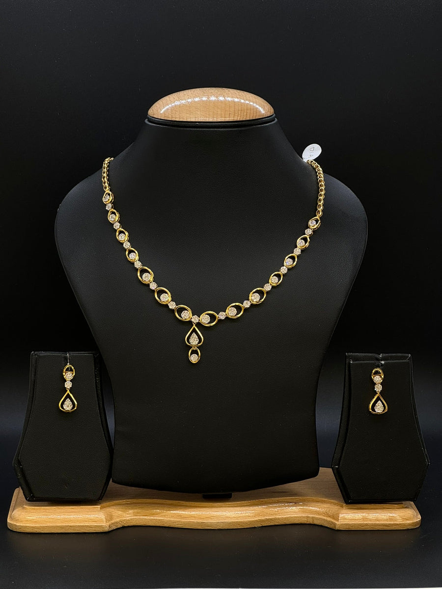 14KT Gold Women Diamond Necklace Set - Master JewellersDiamond Necklace Set