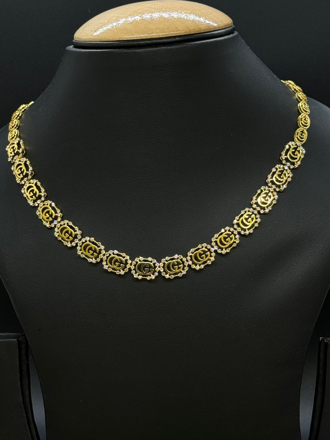 14KT Gold Women Diamond Necklace Set - Master JewellersDiamond Necklace Set